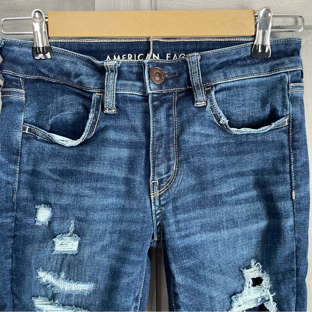 American Eagle Next Level Stretch Jegging Size 2 Short‎ distressed with lining - Picture 2 of 7